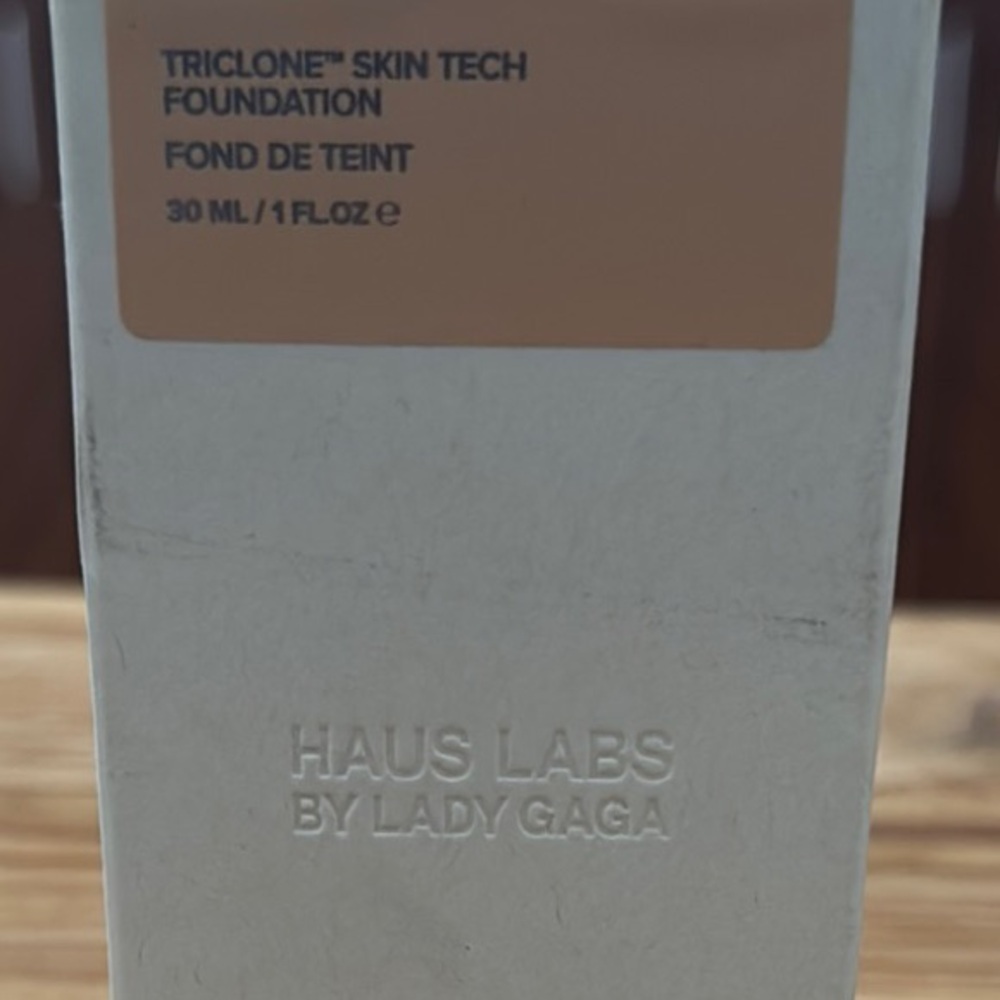 Haus Labs Triclone Skin Tech Foundation light warm